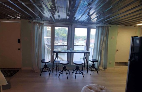Muscle Shoals Condo | #2 - Lake Condo Right on Wilson lake!Two piers!