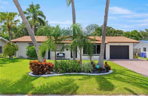 Deerfield Beach House | 2 miles to Beach~ Pool ~Cabana~ Pool Table