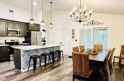 St. Augustine House | 2 Primary EnSuites, HOT Tub, Firepit, Hammock, Min to St Augustine, DOG-Friendly