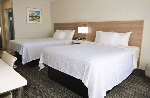 Foley Hotel | 2 Rooms Close to The Gulf Bowl - 1.2 miles | Great for Groups & Families!