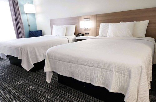Foley Hotel | 2 Rooms Close to The Gulf Bowl - 1.2 miles | Great for Groups & Families!
