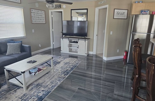 Mid Island House | 2 Separate Units 14x16 In ground Heated Swim Jacuzzi sleep 16 200Ft To the Beach