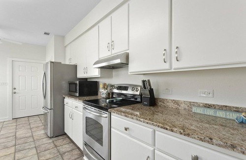 Toilla Segunda House | 20% Off! Beautiful 4 Bdrm home steps to the beach/Sleeps 10/Pet Friendly too!
