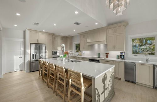 Captiva House | 2026 SUMMER REDUCED RATES! WATERFRONT HOME, IN VILLAGE, POOL, HOT TUB, DOCK!