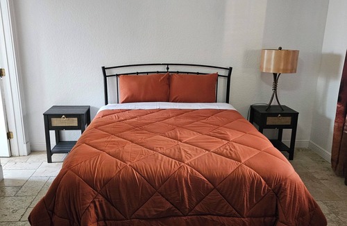 Palm Beach Shores Hotel | 211 Standard Single Room in a waterfront hotel in Singer Island, FL