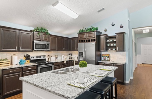 Legacy Park House | 25 Min. to Disney - Gated Community - Private Heated Spa - Game Room