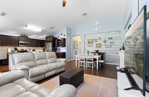 Legacy Park House | 25 Min. to Disney - Gated Community - Private Heated Spa - Game Room