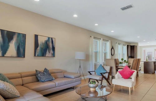 Davenport House | 25% Off 8BR Villa! Pool/Spa. Game & Movie Rooms