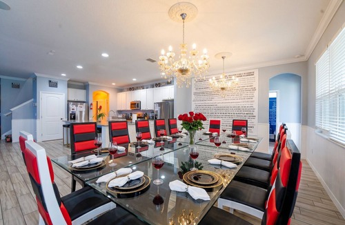 Loughman House | 28 Bedrooms Global Hollywood Bowling Villas sleep 70