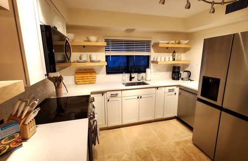 Pine Ridge Condo | 2br - 1400ft2 - across from MERCATO - 2bdr NEW renovated condo w/bikes (Naples)