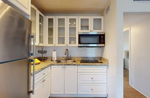 Palmetto Bay Apartment | 2BR 4 Beds by Miami SoFi Vacation Rentals Tucked in a quiet Palmetto Bay neighborhood, this property offers stylish 2BR/1BA stays with thoughtful design, outdoor spaces, and easy access to parks, dining, and Miami hotspots.