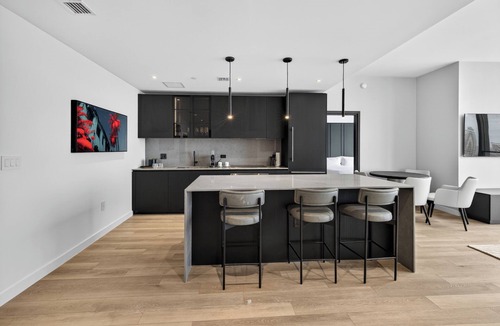 Town Square Condo | 2BR Miami Luxury Suite in E11even Condo w/Resort Amenities