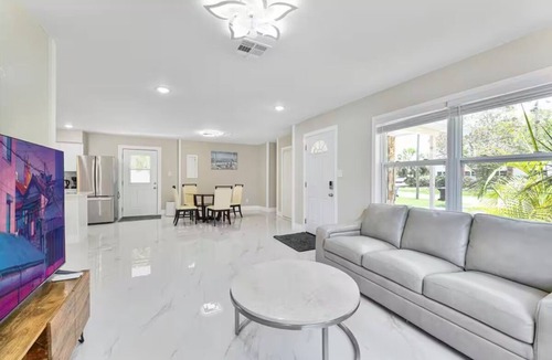 St. Petersburg House | 3/2 Cozy and Stylish Poolside Home