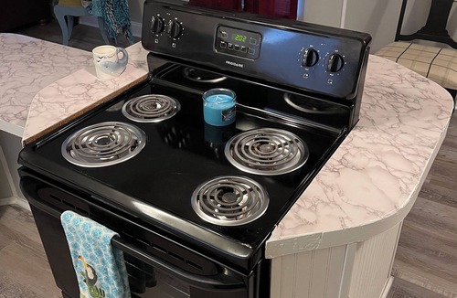 Troy House | 3/2 Sunken Treasure Spacious Home in college town of Troy with WiFi, AC