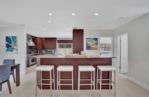 Pompano Isles House | 3/2 Waterfront Pool home on Private Island Walk to the Beach