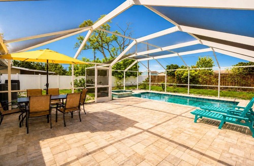 West Bradenton House | 3/3 Heated Pool and Jacuzzi Close to AMI, IMG - Sleeps 8!