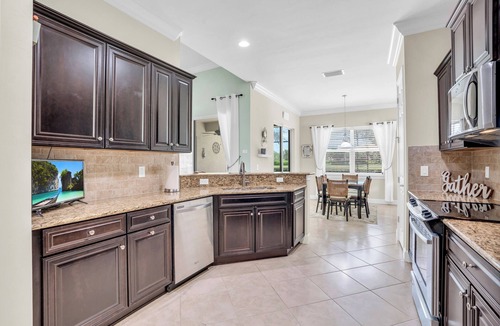 The Plantation Somerset House | 3-bd house in fantastic gated neighborhood, private pool, fitness, laundry