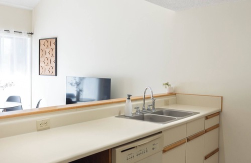 Gulfport Condo | 3-Bed Coastal Comfort in Biloxi
