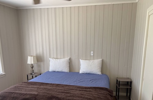 Crestline Heights House | 3 bedroom 2 bath house in Crestline Gardens