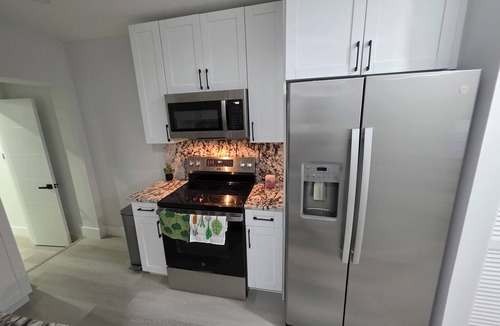 Coral Way House | 3-bedroom 2 Bathroom house in phenomenal Miami, Spectacular location!