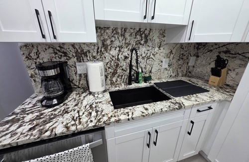Coral Way House | 3-bedroom 2 Bathroom house in phenomenal Miami, Spectacular location!
