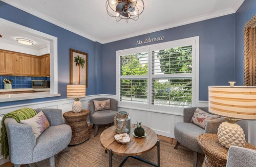 Old Naples House | 3 bedroom 3 and a half bathroom Townhome in heart of Old Naples with golf cart!