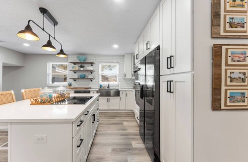 Palm Valley House | 3-bedroom beach house minutes away from ocean, Intercoastal, Sawgrass village!