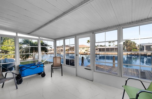 Matlacha House | 3-bedroom house in peaceful Matlacha & boat dock & pool table