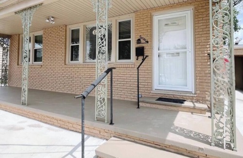 Kenner - Louis Armstrong International Airport House | 3-bedroom house in welcoming Kenner with WiFi, AC