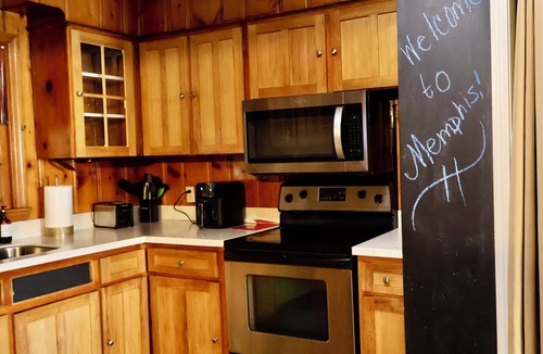Whitehaven House | 3-bedroom house with game room near Graceland and the Airport!