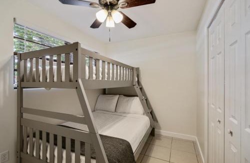 Cocoa House | 3 bedroom House with Renovated kitchen and bath!