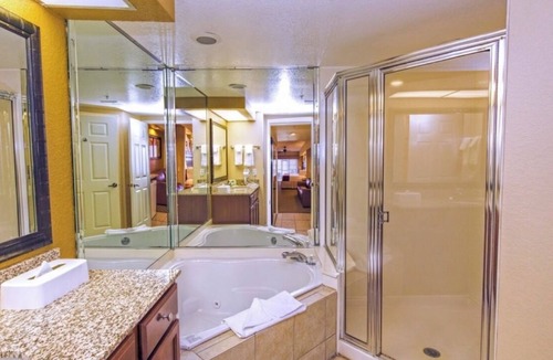 Florida Central Atlantic Coast Resort | 3-bedroom Villa at Westlake Resort Spa amazing Orlando with AC and fitness room