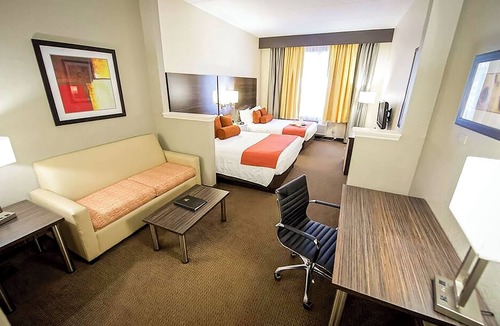 Orlando Hotel | 3 Convenient Orlando Units by Airport, Pool & Breakfast, Quick Drive to Parks