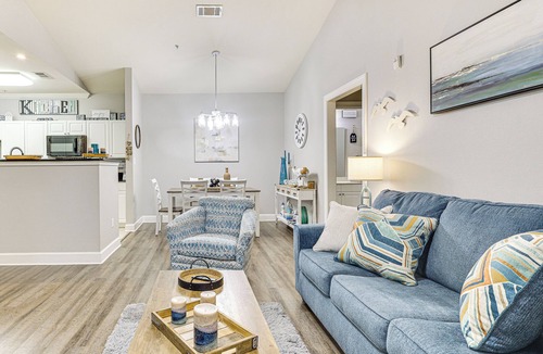 Foley Condo | 3 Mi to OWA: Modern Condo w/Resort Pool!
