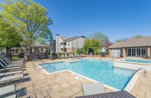 Huntsville Apartment | 3 mins from Arsenal - Pool &Gym.