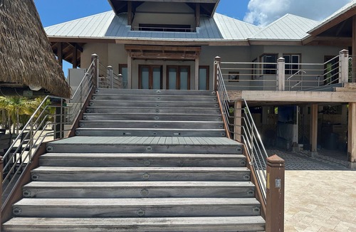 Tingler Island Villa | 30 DAY RENTAL ONLY! Beautiful 2.5 acre waterfront villa with pool , & tiki bar