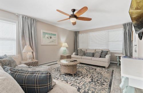 Brigantine House | 33rd Unit 1 Beachbound Parking 2 Blocks to the Beach