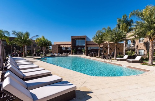 Florida Central Atlantic Coast House | 3B/R Heated Pool, Near Disney, Free Parking Free Wi-Fi