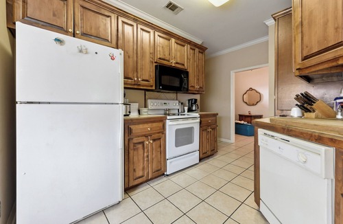 Gulf Hills House | 3BR 2BA - fenced backyard near downtown Ocean Springs & beach! Southern Comfort