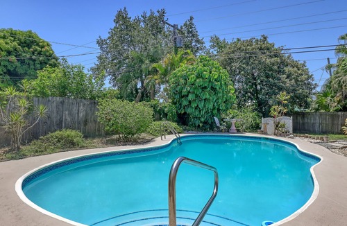 Carlton Groves House | 3br./2ba. Residential house, nice fenced, private setting, pool.