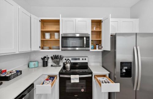 Baymeadows House | 3BR Townhome/Close to Mayo and Beaches!