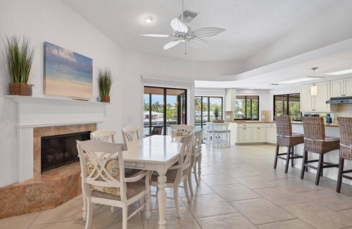 Saint Armands Key House | 4/3 Waterfront, Pool/Hot Tub, walk to St Armands