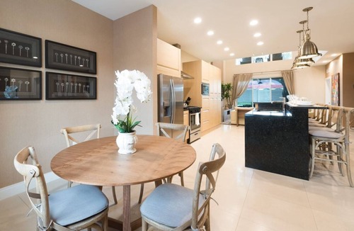 Florida Central Atlantic Coast House | 4 B/R Villa, Free Parking & Free Wi-Fi, Near Disney Family Friendly