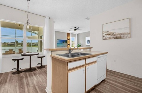 Crescent Lakes House | 4 BD/3 BA/Crescent Lakes (5305 CV)