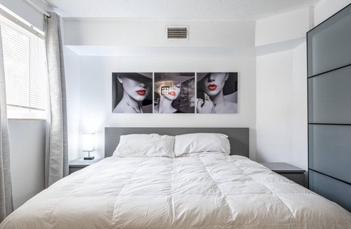 Cutler Bay Apartment | 4 BED & 2 BATH Lakefront Duplex w/ Pool in between Downtown Miami & Florida Keys