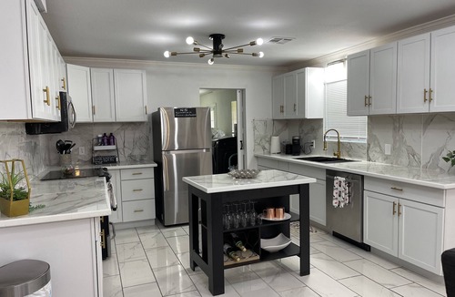 Tangipahoa Parish House | 4 bed 2bath Home with pool table and all King beds! 8-person dining table!