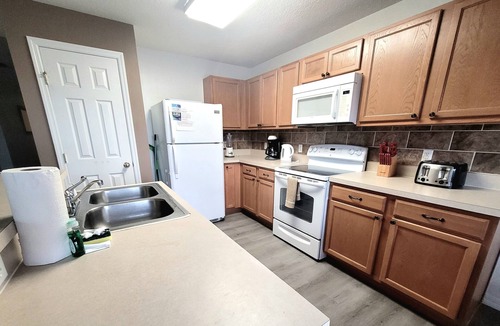 Bella Toscana House | 4 Bed home with private pool, close to Disney, free Wi-Fi newly renovated