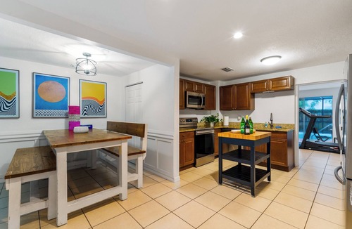 St. Petersburg - Clearwater House | 4-Bedroom Family home in Serene St. Petersburg with Private pool & Gym