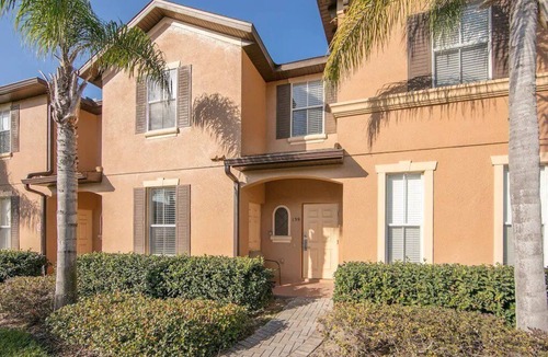 Highlands Reserve House | 4 bedroom townhouse. Located steps from the pool. 5% discount for week bookings.