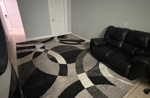 University House | 4 Bedroom Townhouse - Minutes to USF, Busch Gardens, Ybor City, and Casino